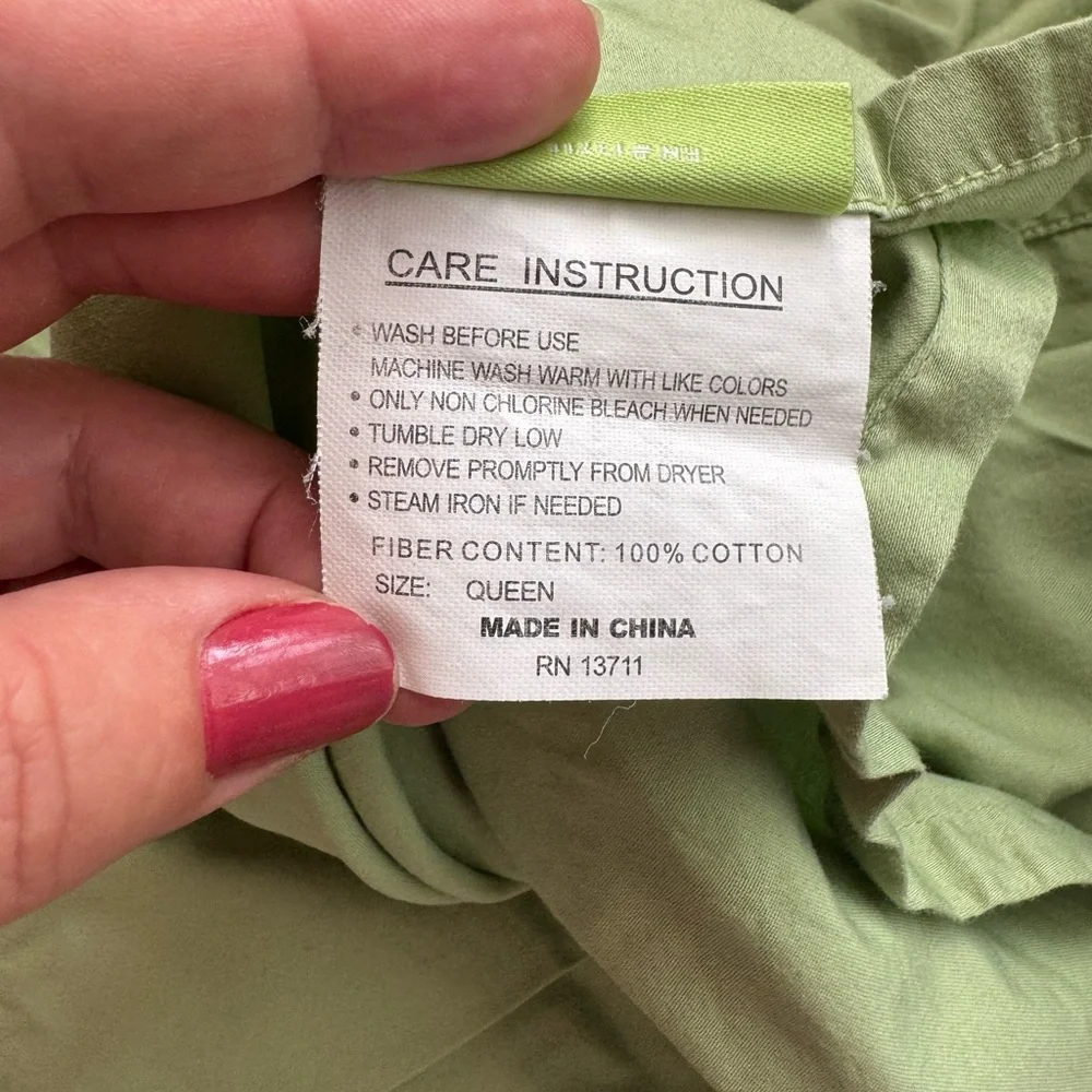 House Beautiful Queen top bed sheet, 100% cotton. Brand new. Sage color